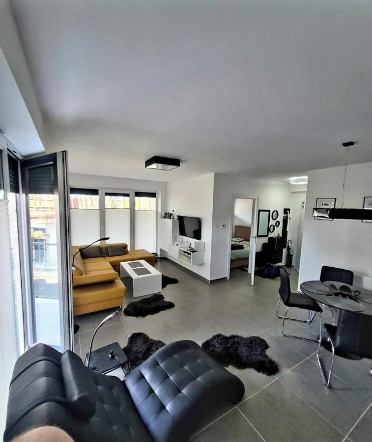 Apartament Amon Nr 5 Apartment Darlowo Bagian luar foto